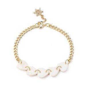 NWOT  Natural sea shell heart link bracelet in Quality Gold Plated Brass